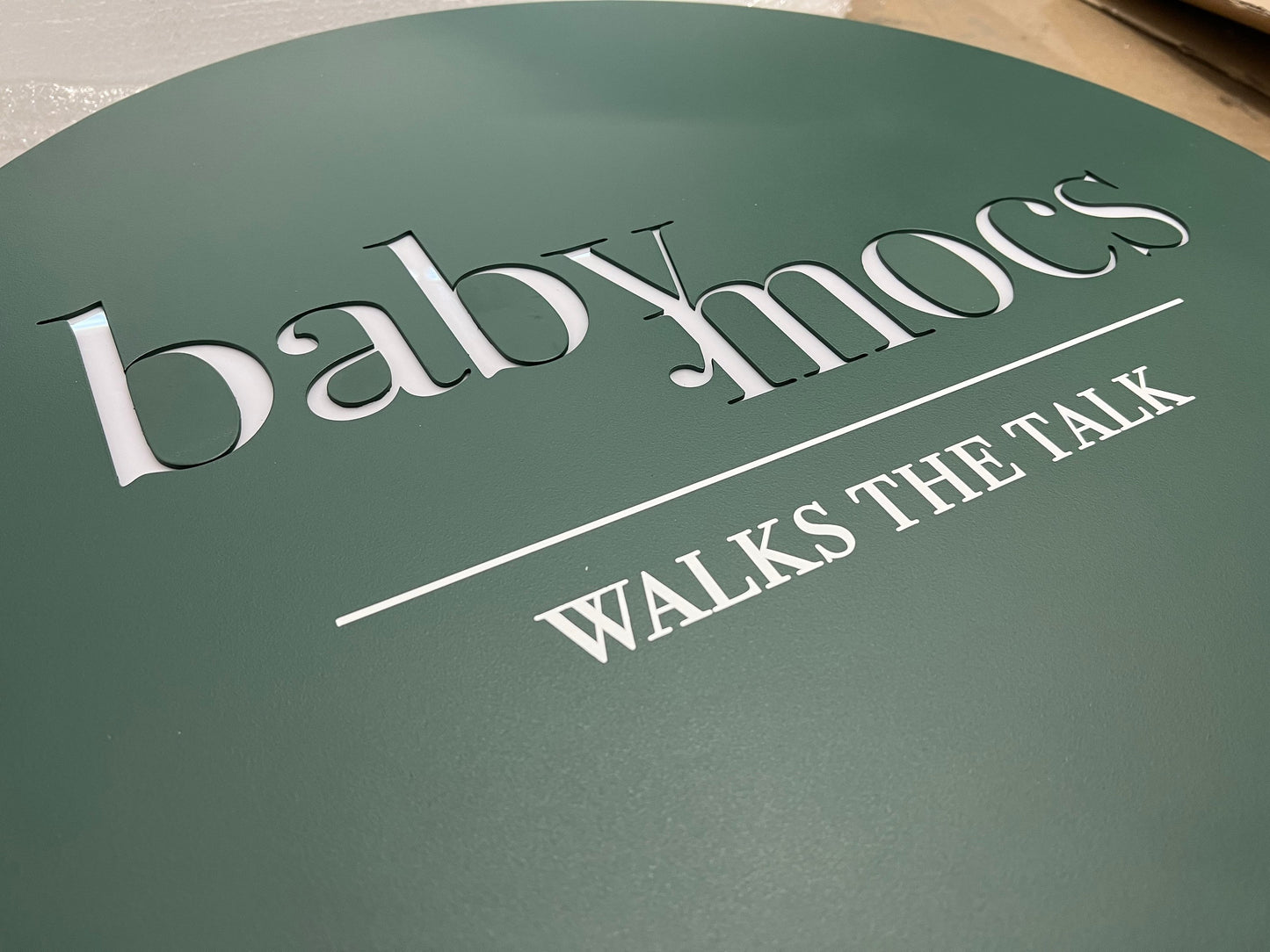 Illuminated Round Blade Sign - Metallionaire