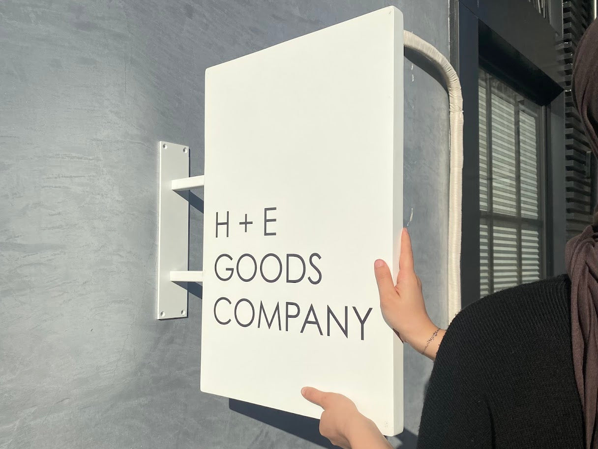 Double Sided Blade Sign – Metallionaire